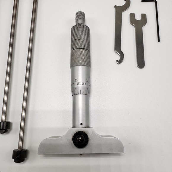 Mitutoyo 129-127 Depth Micrometer DMC 2.5 - 4 in orange hard case w/ foam insert - Picture 4 of 11